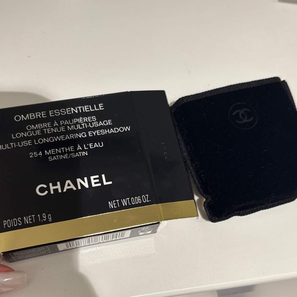 CHANEL Ombre Essentielle Eyeshadow 254